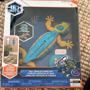 Hexbug Wall Crawler Chameleon Toy- Unopened